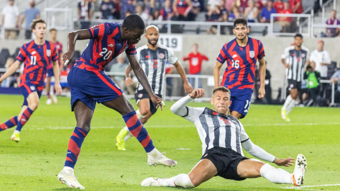 Tim Weah shoots on goal for the USA vs. Costa Rica